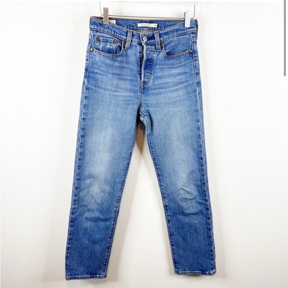 Levi’s Wedgie Straight Leg High Waist Jeans 25